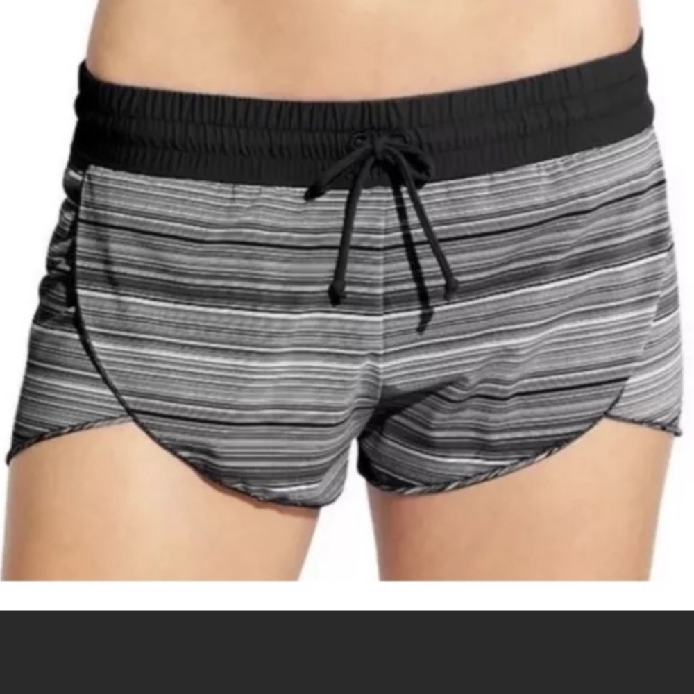 Athleta Veracruz Petal Shorts